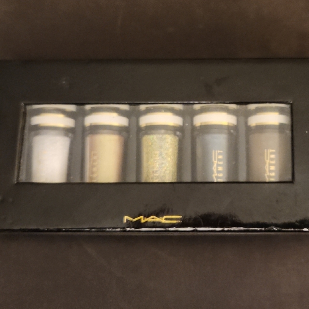 MAC Cosmetics Nocturnals Pigment and Glitter Set